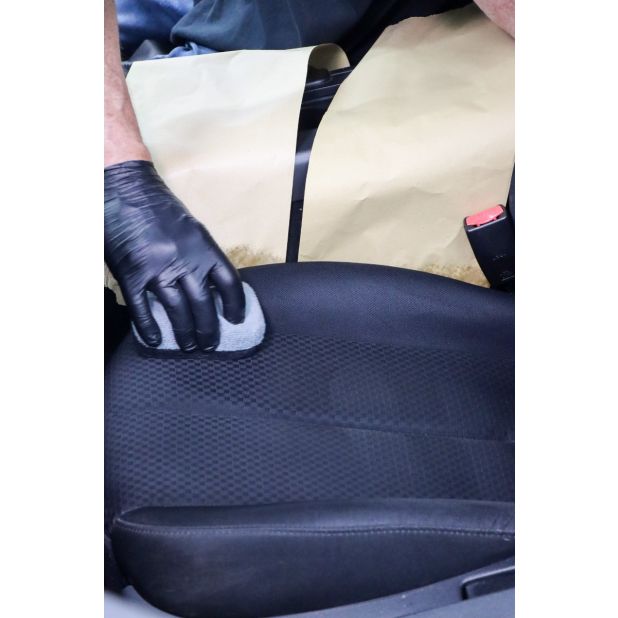 Kussen, Woondecoratie, Kleding, Handschoen, Interieurontwerp