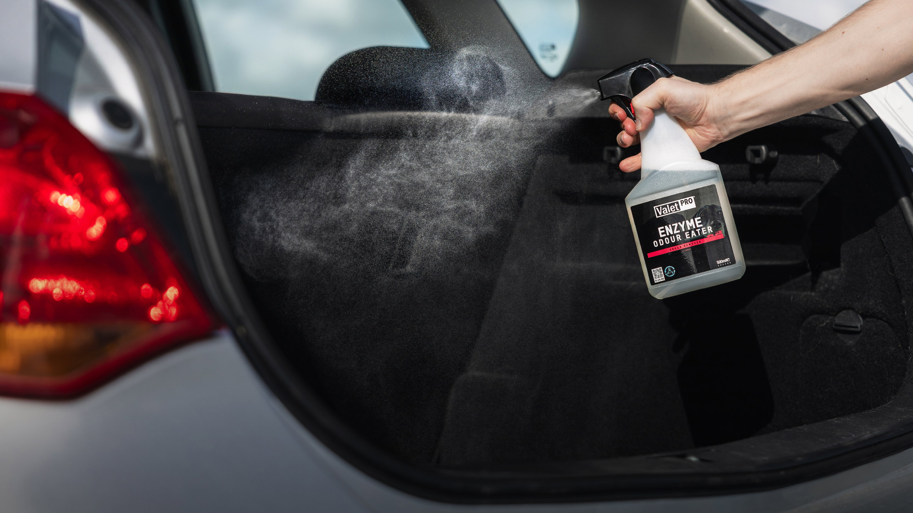 snelle, auto, kofferbak, spray, enzyme geurverdrijver