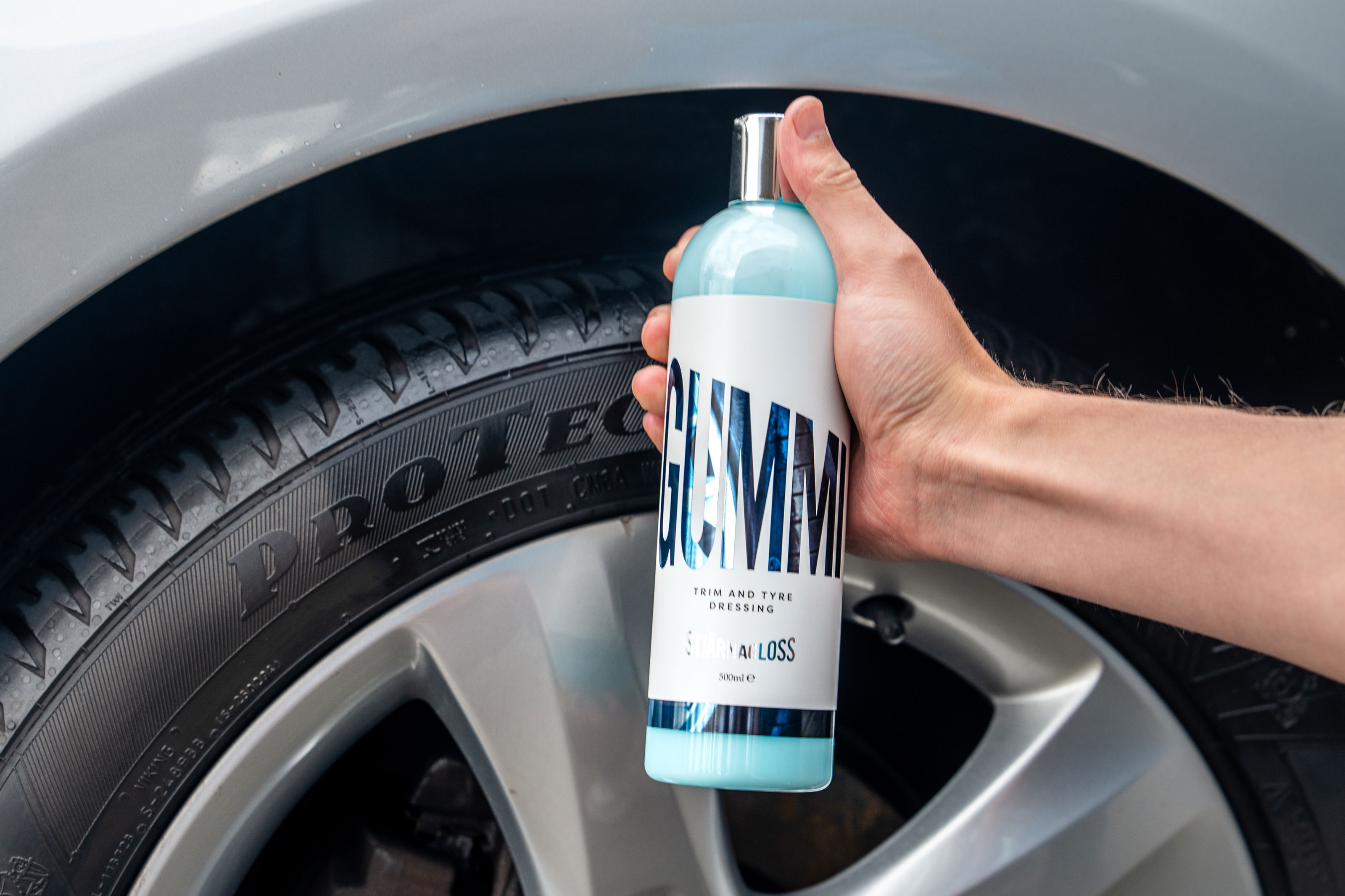 Gummi Trim and Tyre Dressing