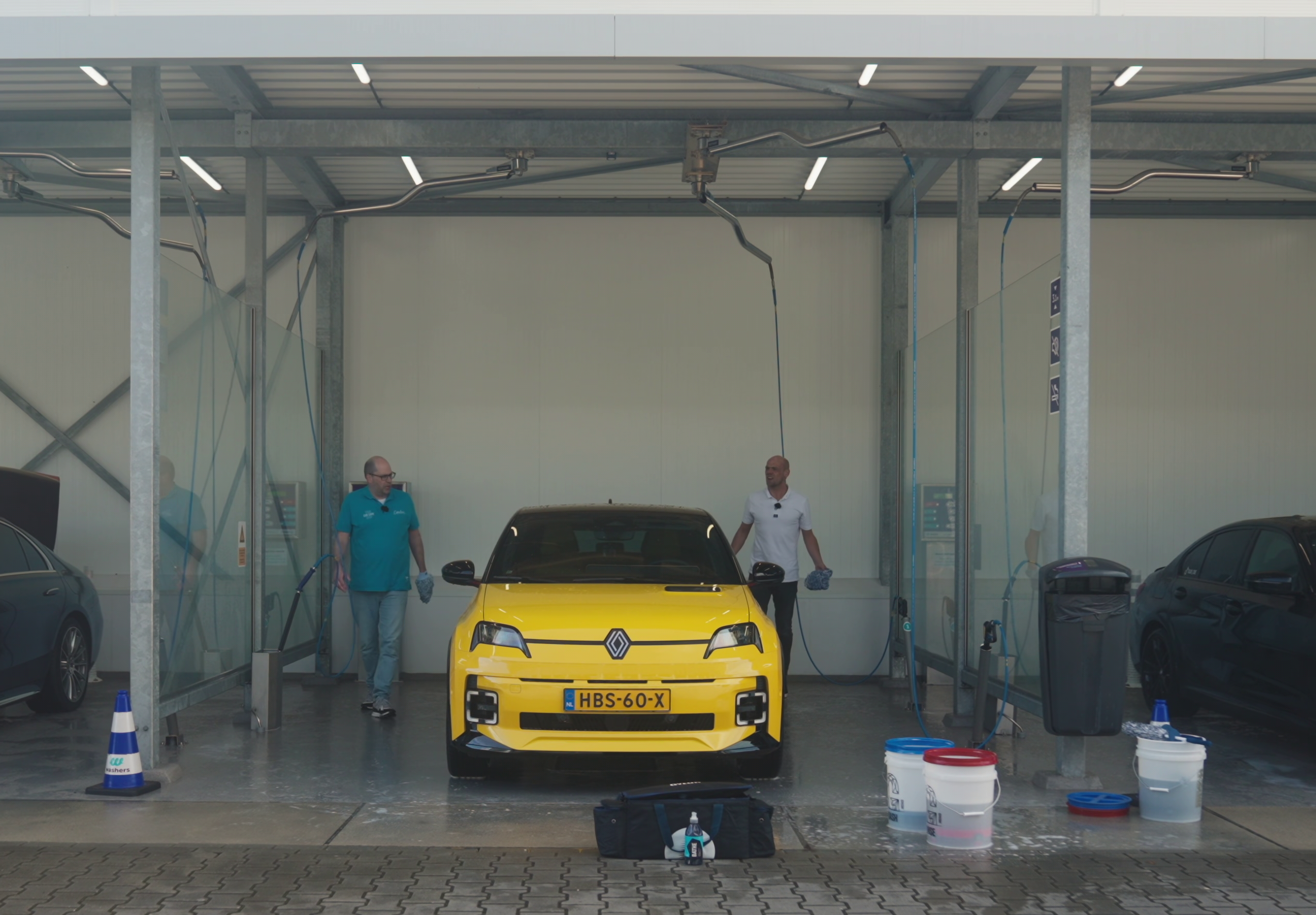 Handschoen, Auto, Autowasserette, Handtas, Persoon
