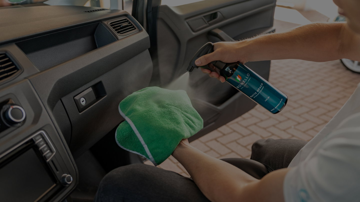 auto detailing, interieurreiniger, microfiber doek, spray, auto