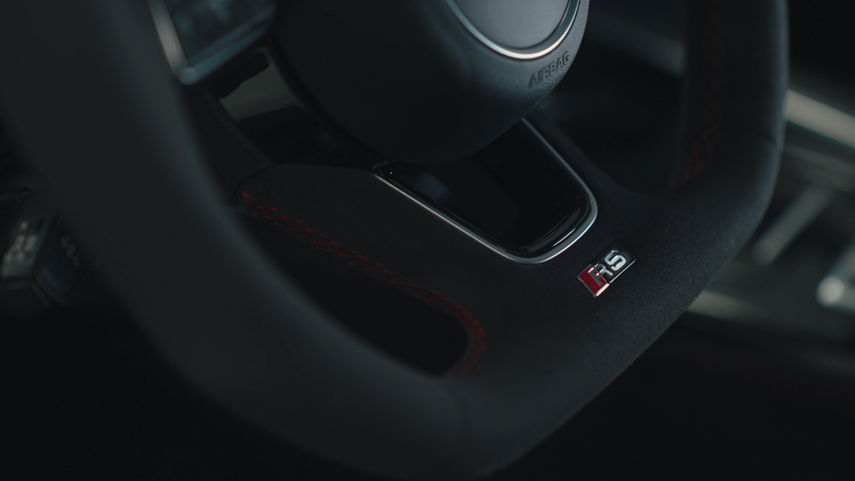 Veilig Alcantara reinigen - teaser