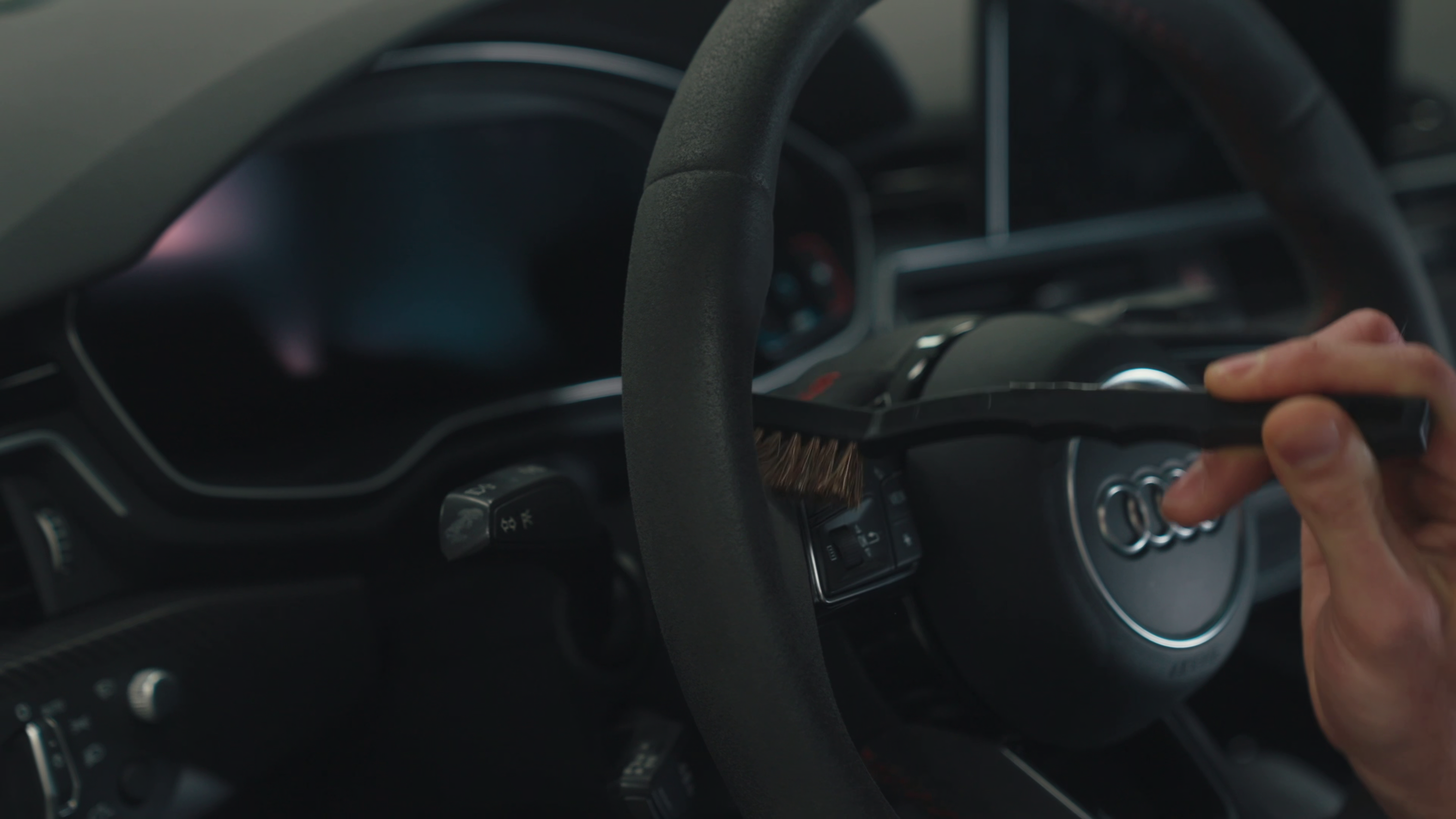 auto onderhoud, auto borstels, stuurwiel, interieur schoonmaken, borstelset