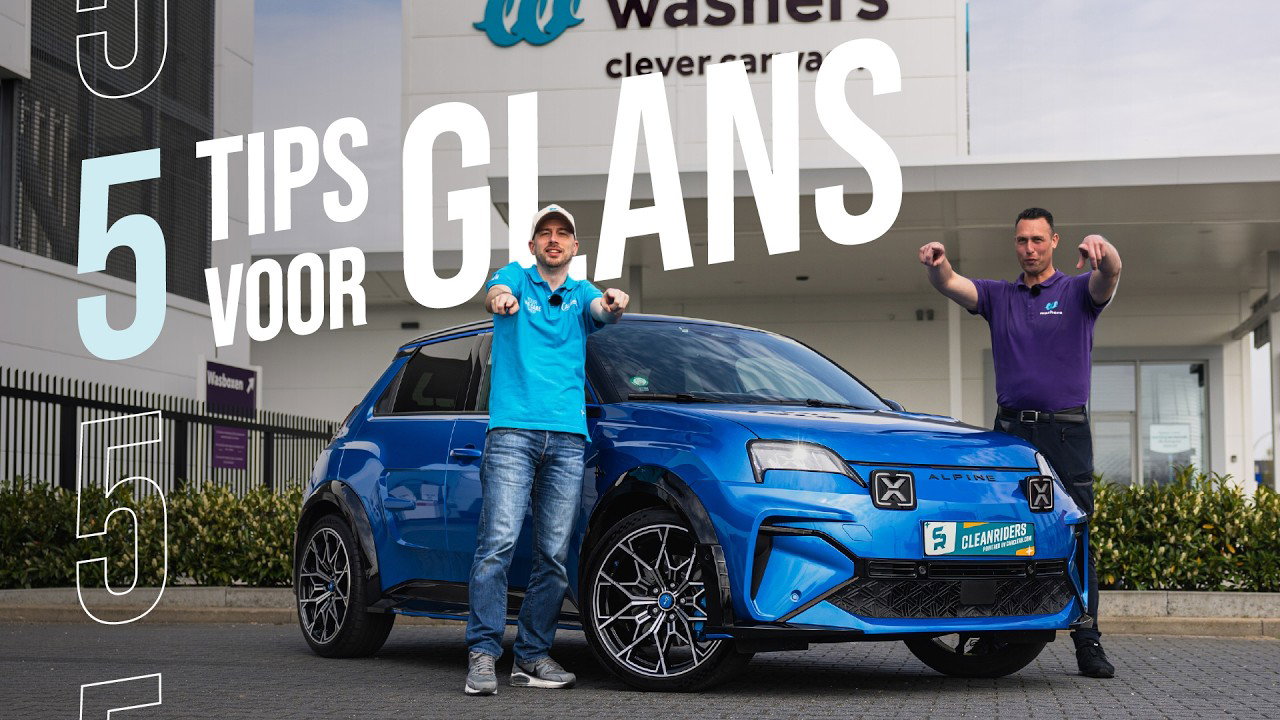 blauwe SUV, auto, alpine, wielrand, mensen staan
