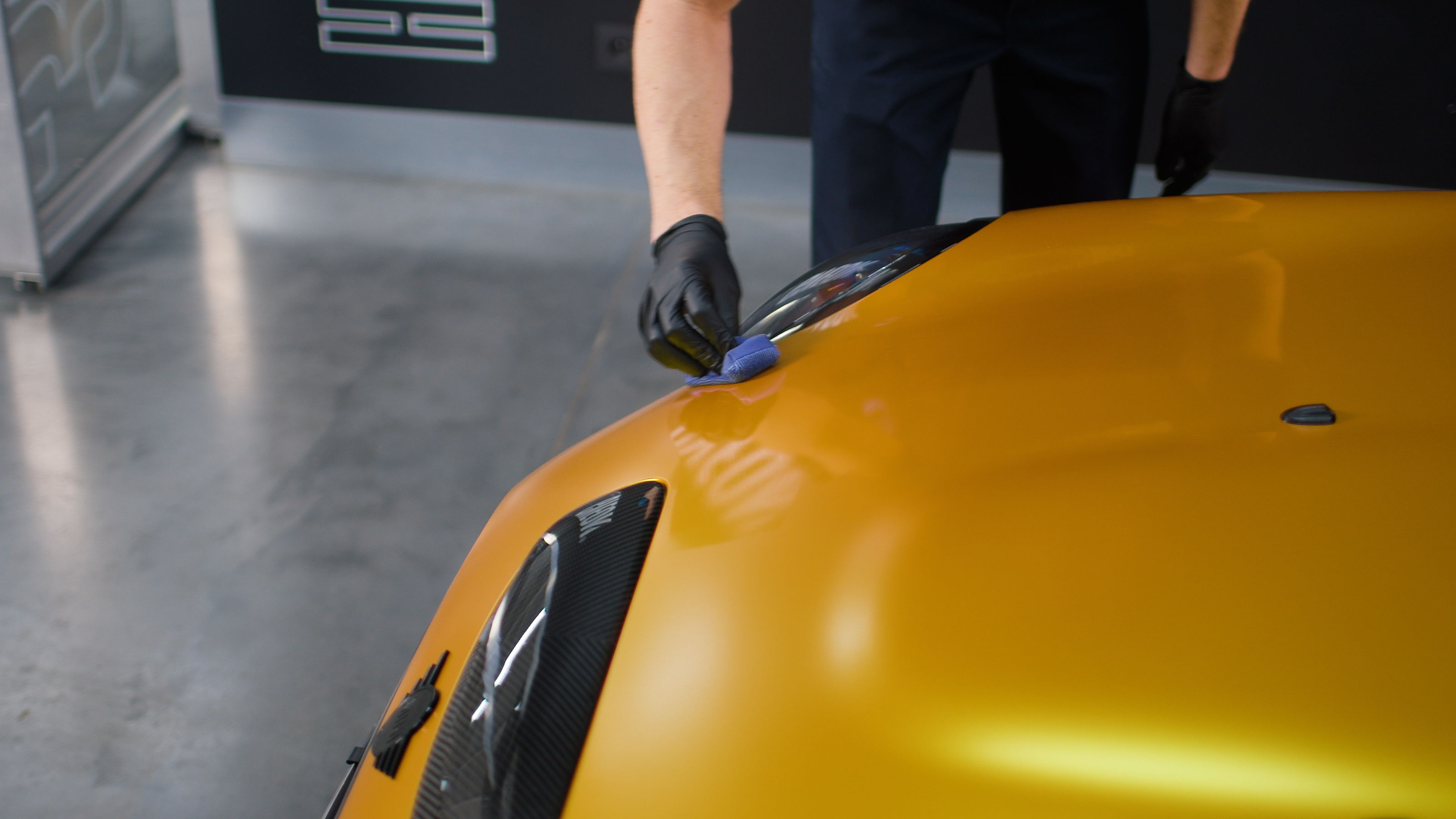 Spaak, Handschoen, Lichtmetalen velg, Man, Persoon